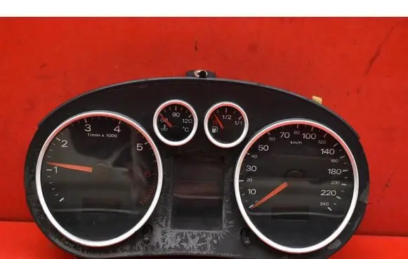 Audi A2 Speedometer (instrument cluster) 