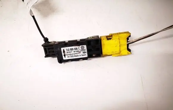 Volkswagen Touareg I Airbag deployment crash/impact sensor 7L0909606C