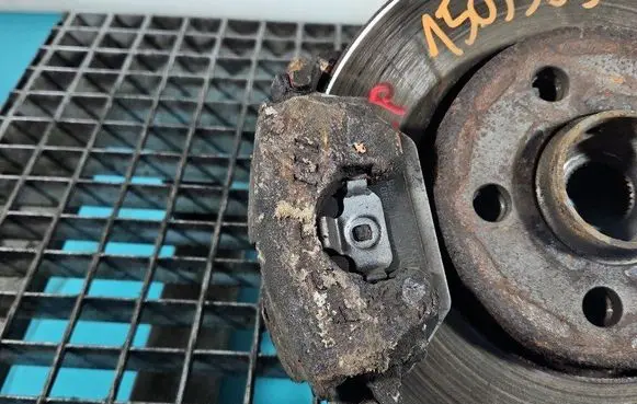 Front brake caliper