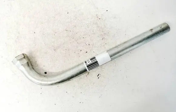 Volkswagen PASSAT B6 Wheel nut wrench 