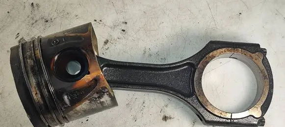 Mercedes-Benz E W212 Piston with connecting rod 834AA 65100