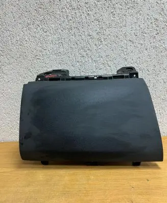 Volvo XC90 Glove box 31363669 31477154
