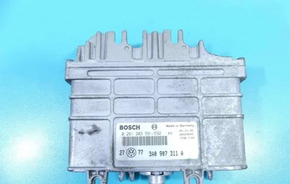 Volkswagen Golf III Engine control unit/module ECU 0261203591 IMPRK1343179