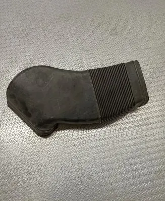 Audi A6 S6 C5 4B Air intake hose/pipe 8D0129617E