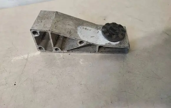 Mercedes-Benz S W222 Radiator mount bracket A2226261431