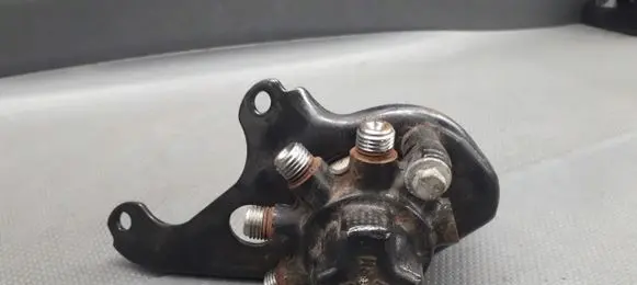 Ford Mondeo MK IV Fuel distributor 