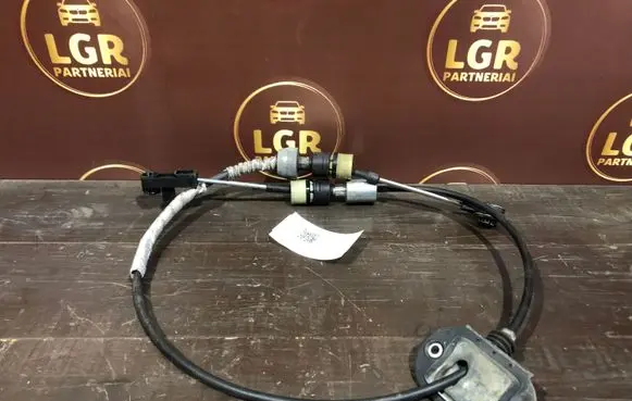 Gear shift cable linkage