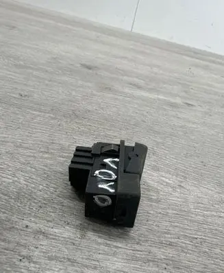 Volvo 850 Windscreen/window heater switch 8849405