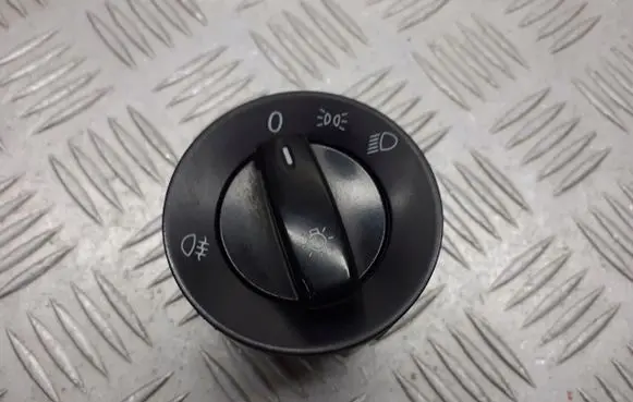 Volkswagen Touran I Light switch