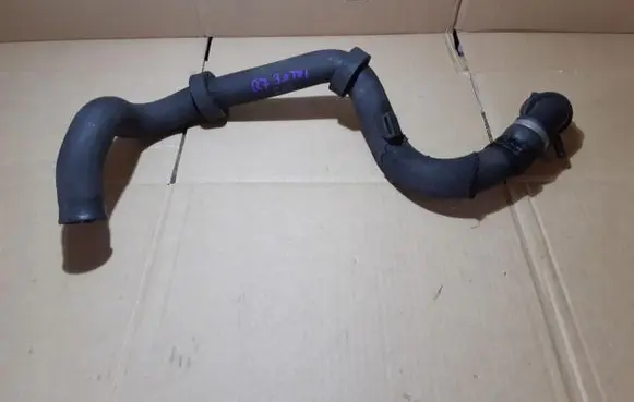 Audi Q7 4L Engine coolant pipe/hose
