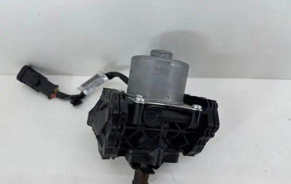 Opel Mokka B Vacuum pump 03718001361