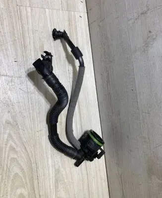 BMW 1 F70 Breather/breather pipe/hose 9487568