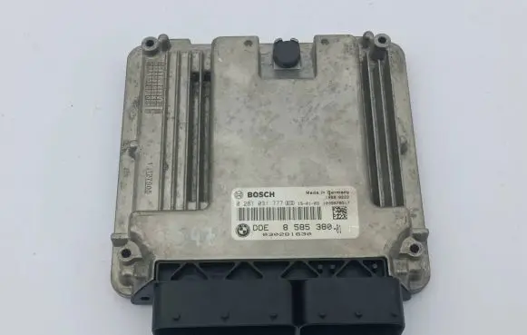 BMW 5 F10 F11 Engine control unit/module 8585380 0281031777 030281630