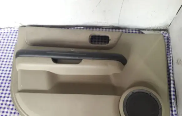 Nissan X-Trail T30 Front door card panel trim 0054