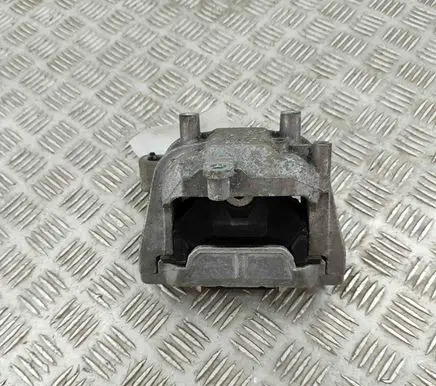 Volkswagen PASSAT B7 Engine mount bracket 1K0199262CN