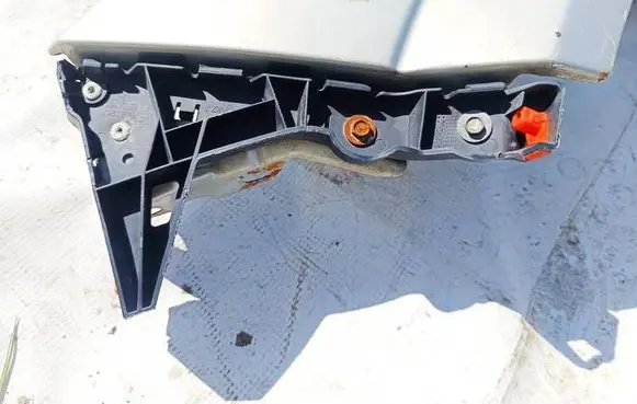 Opel Astra H Front bumper mounting bracket 24450283 331883181