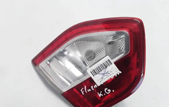 Renault Fluence Tailgate rear/tail lights