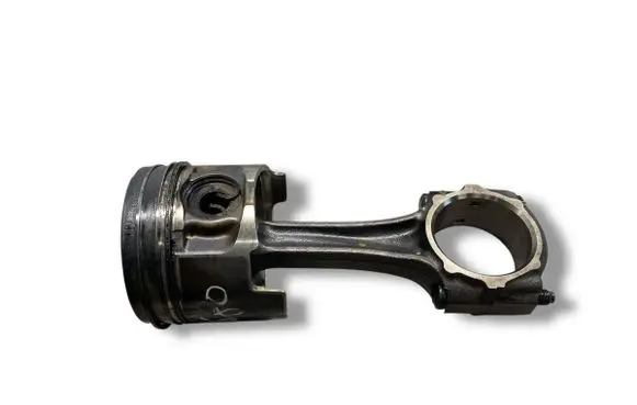 Mitsubishi Pajero Piston with connecting rod 4M41