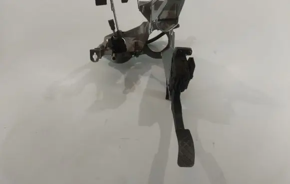 Audi A6 S6 C6 4F Pedal assembly 4F1721117D
