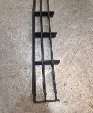 Skoda Fabia Mk2 (5J) Front bumper lower grill 5J0853677A