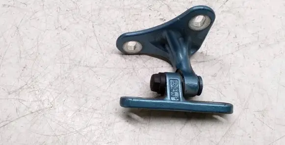 Mercedes-Benz C W203 Front door lower hinge 