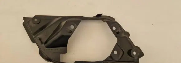 Mercedes-Benz ML W164 Fog light bracket A1648890314