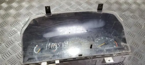 Mitsubishi Space Wagon Speedometer (instrument cluster) mr240568
