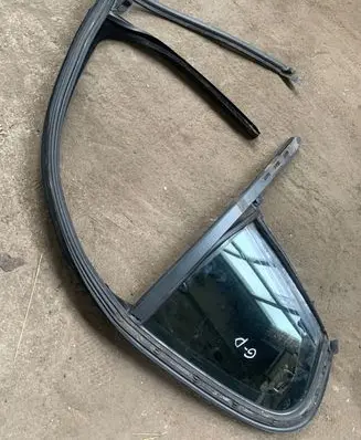Opel Insignia A Rear vent window glass 