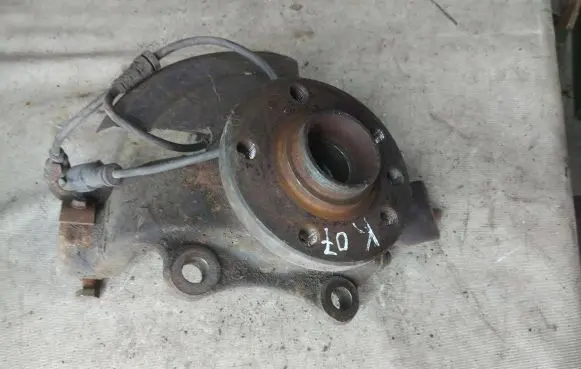 Volkswagen Sharan Front wheel hub