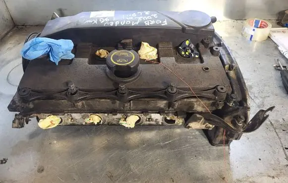 Ford Mondeo Mk III Engine head 