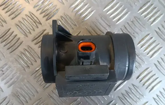 Audi A4 S4 B5 8D Mass air flow meter 71822101 074906461