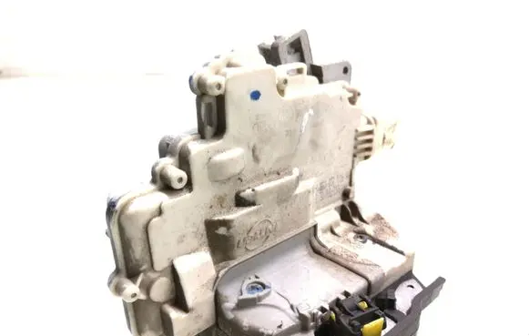 Audi A4 S4 B7 8E 8H Front door lock 8E1837016AA