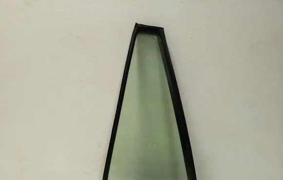 Toyota RAV 4 (XA30) Rear vent window glass 43R00122
