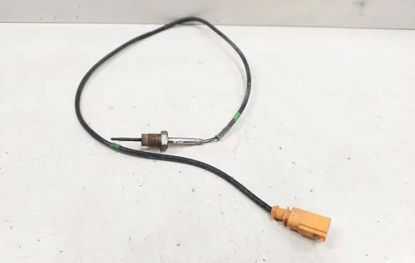 Skoda Superb B6 (3T) Exhaust gas temperature sensor 03L906088BJ