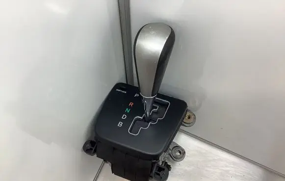 Lexus RX 330 - 350 - 400H Gear shifter/selector 9020156 050414