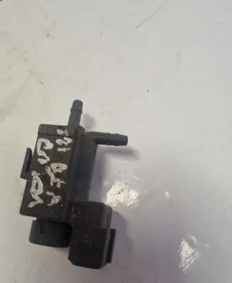 Volvo XC90 Turbo solenoid valve 30611668 05T139 72224010
