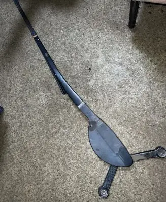 BMW 5 E39 Windshield/front glass wiper blade 8209880