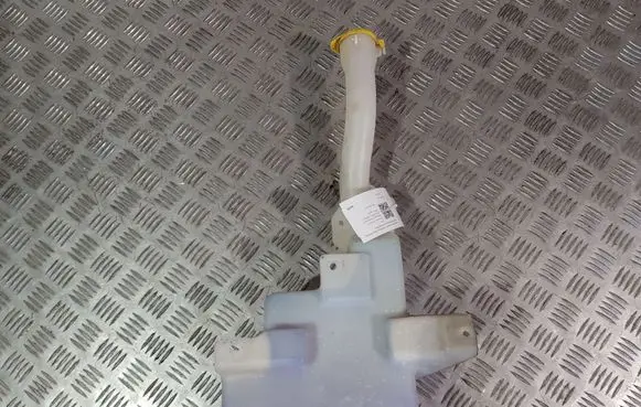 Windshield washer fluid reservoir/tank