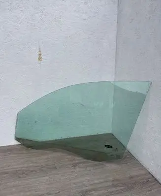 Volkswagen Tiguan Front door window glass four-door 5N0845201