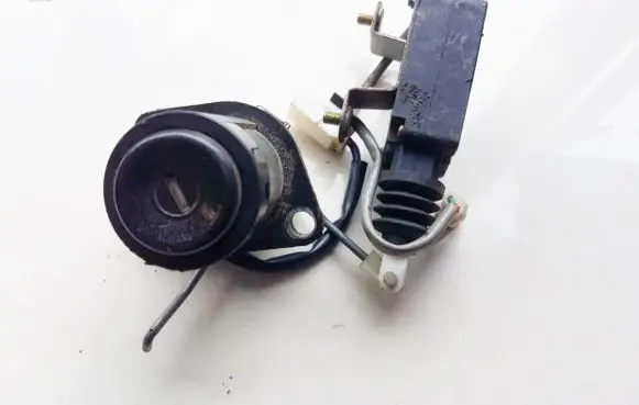 Mazda 323 F Tailgate exterior lock 