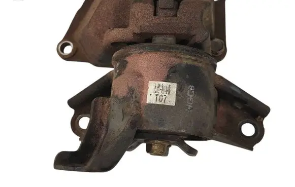 Hyundai Santa Fe Engine mount bracket 