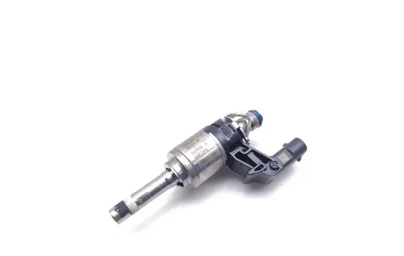 Audi A3 8Y Fuel injector 04E906036AT