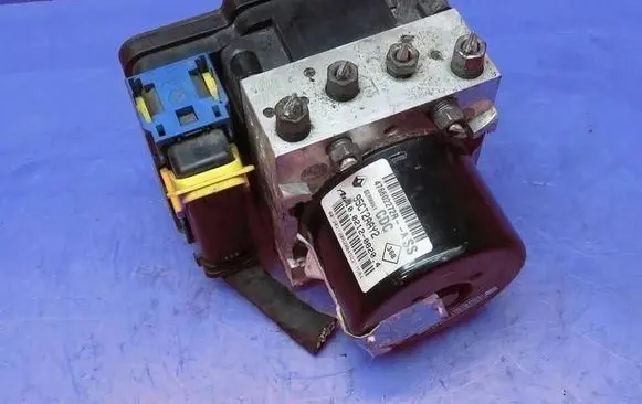 Renault Megane II ABS Pump 476602272R 10021208204