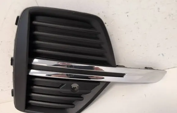 Volvo XC60 Front bumper lower grill 32234947