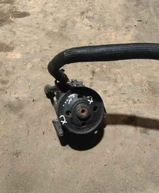 Jaguar XF X250 Power steering pump 8X233A696AA