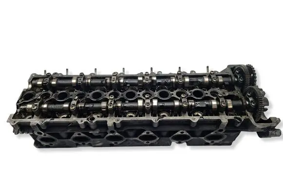 BMW 7 E65 E66 Engine head 77885649 7781204