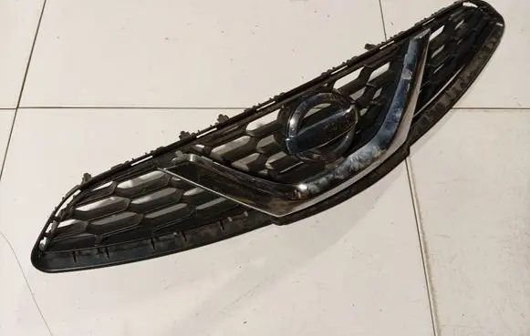 Nissan Micra Front grill 623103HN0A 62310-3HN0A