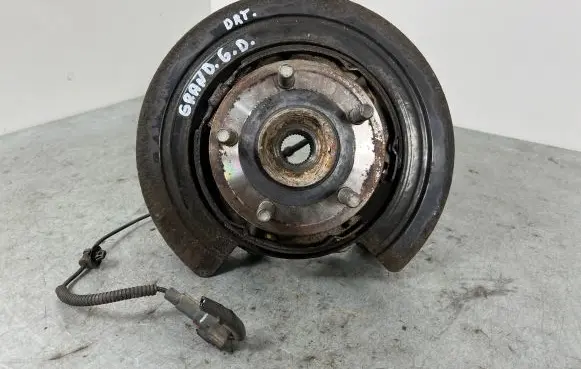 Rear wheel hub