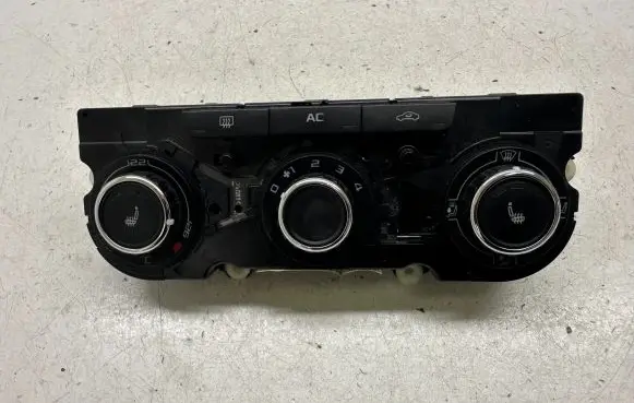 Skoda Octavia Mk2 (1Z) Climate control unit 3T0820047K 5HB00975221