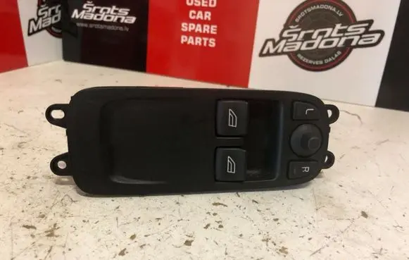 Volvo C30 Electric window control switch 30710783